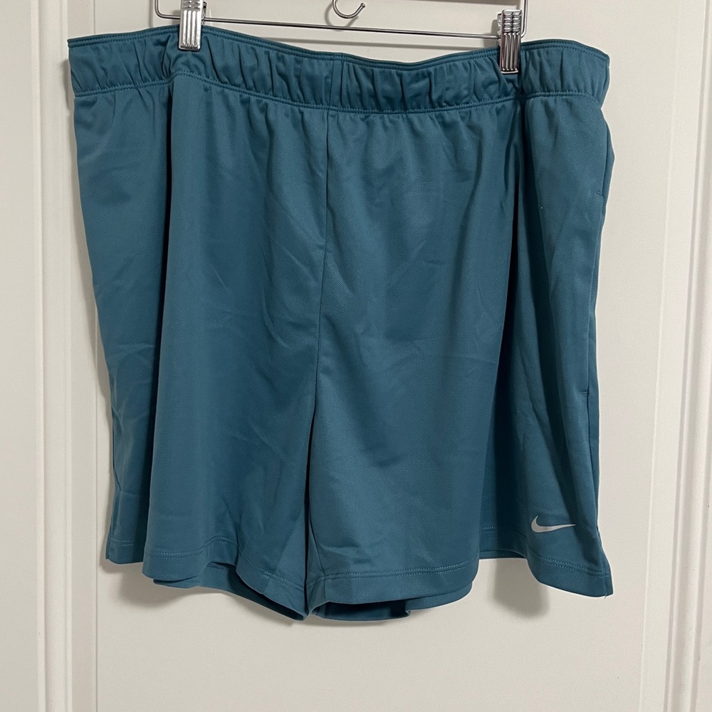 NWT - Nike Women’s Dri-Fit Training Short - Size XL